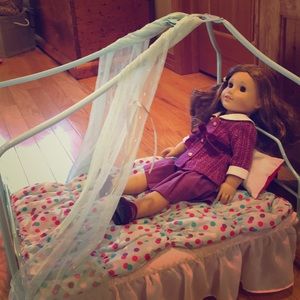 American girl doll Canopy bed